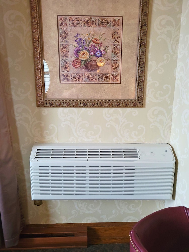 Altland House Inn and Suites 6/50