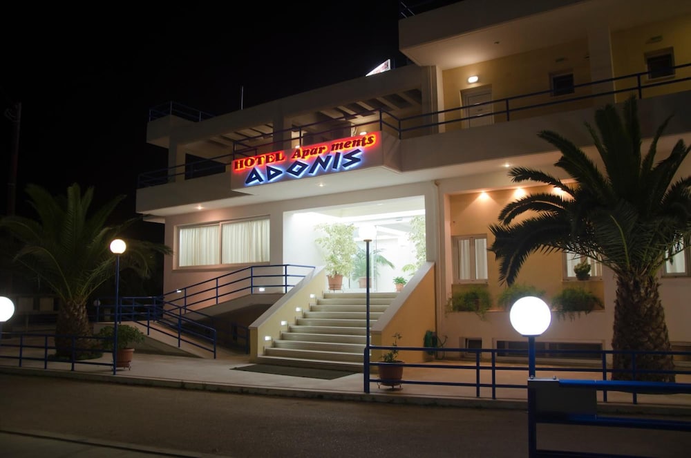 Adonis Hotel 6/57
