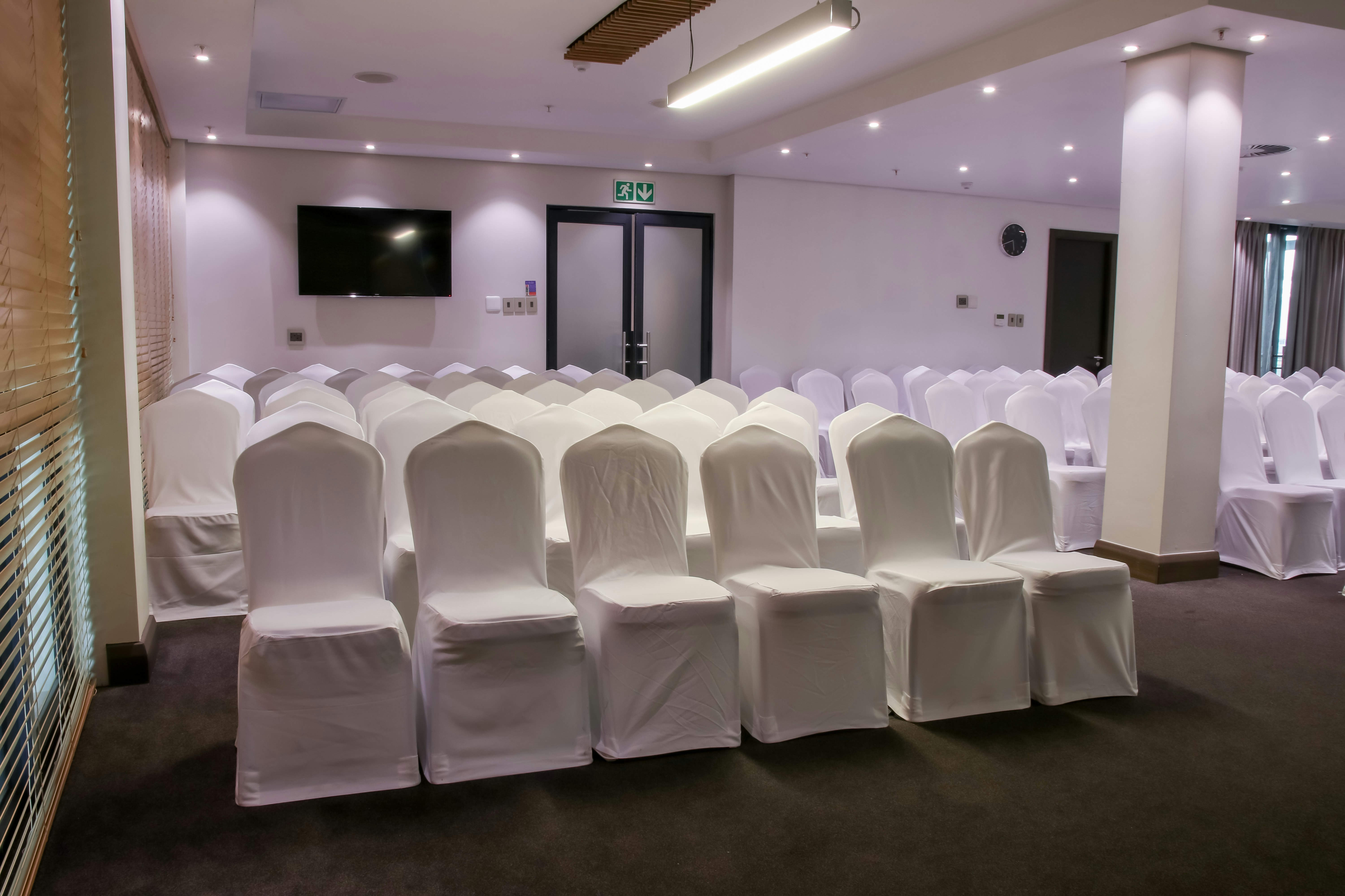 Legend Hotel Lagos Airport Curio Collection By Hilton 75/81