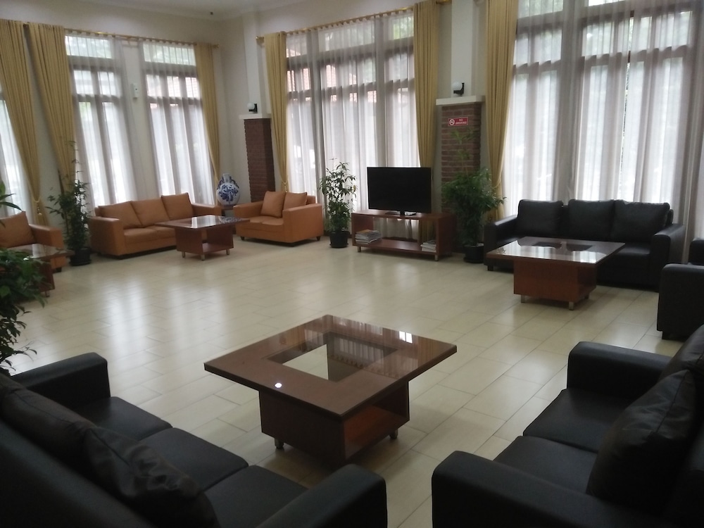 Ahadiat Hotel And Bungalow 30/50
