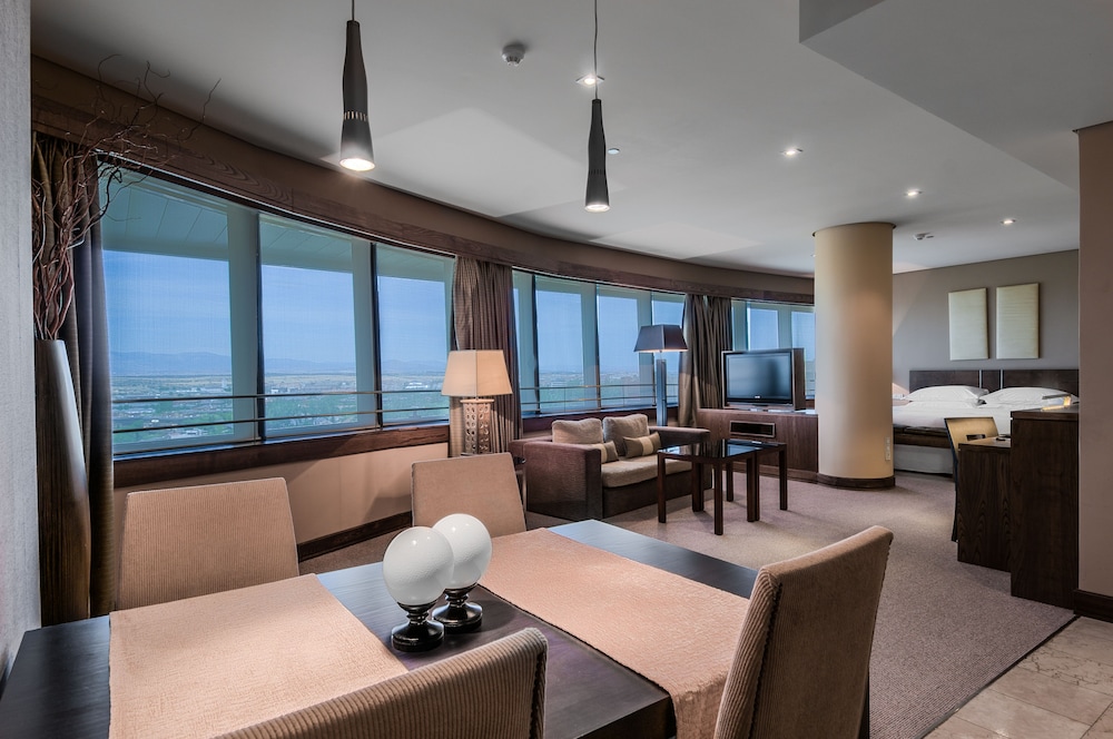 Eurostars Suites Mirasierra 37/63