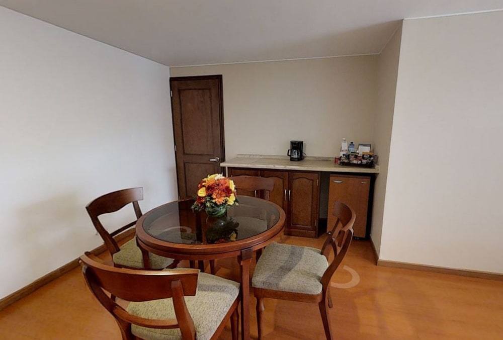 Estelar Suites Jones 36/67