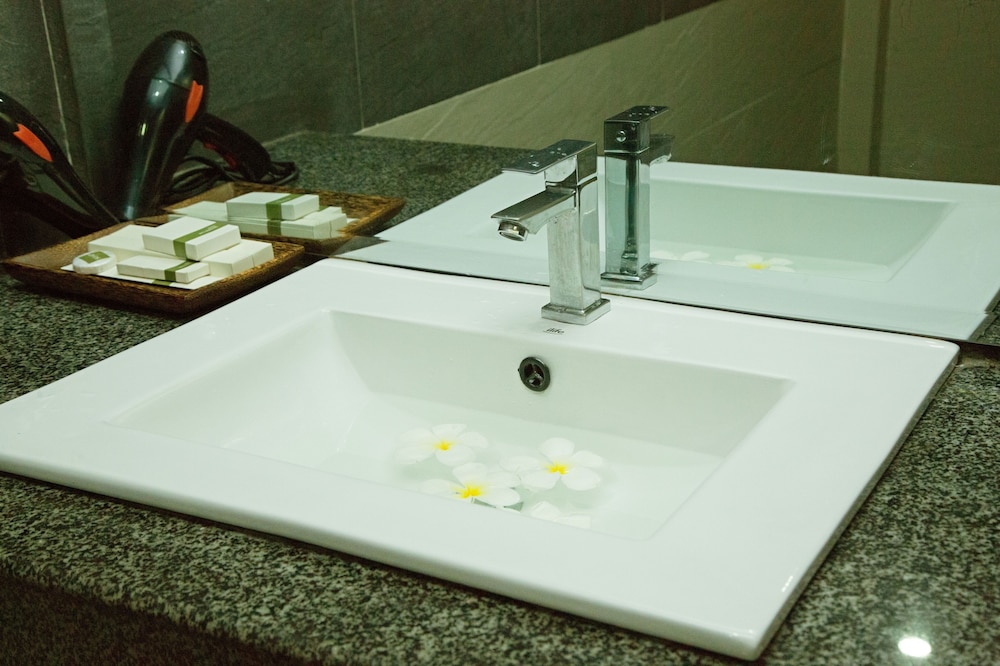 Sea Breeze Resort 49/50