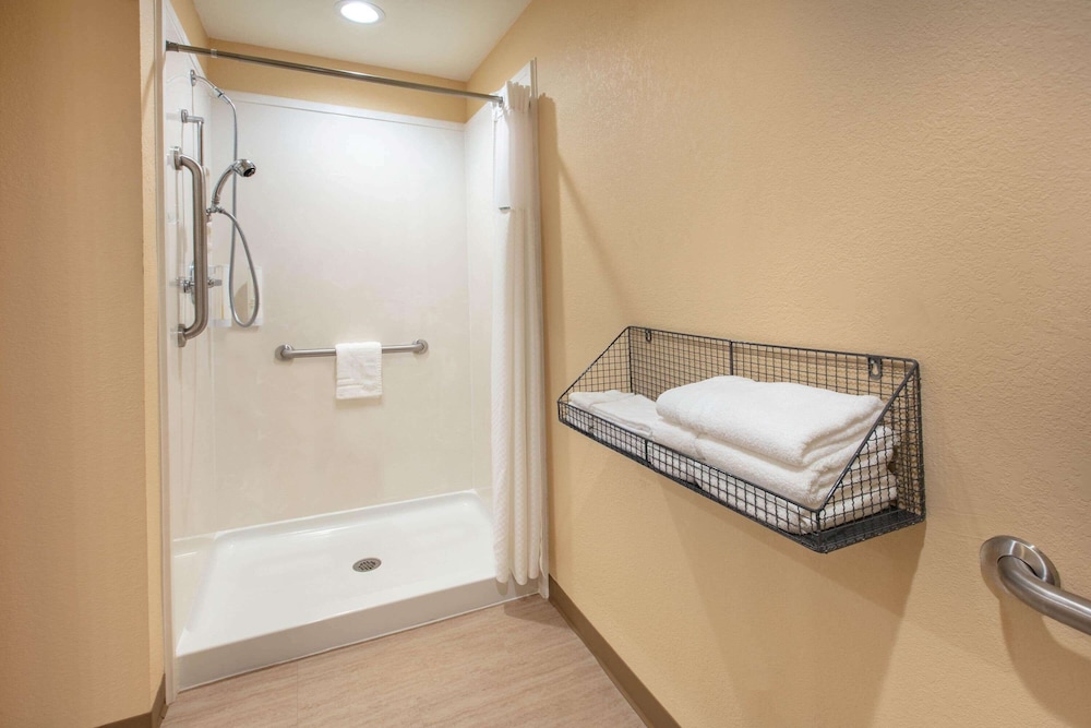 Days Inn And Suites By Wyndham Florence Jackson Area 27/50