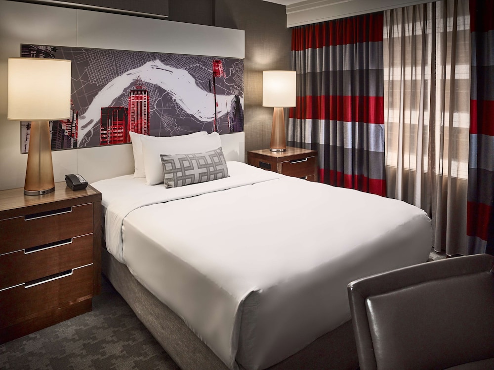 EXPLORER, CITY, QUEEN BED