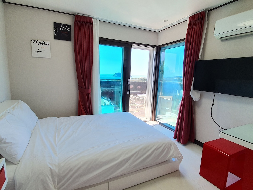 ROMANTIC, SPA, OCEAN VIEW, PET FRIENDLY, KITCHEN