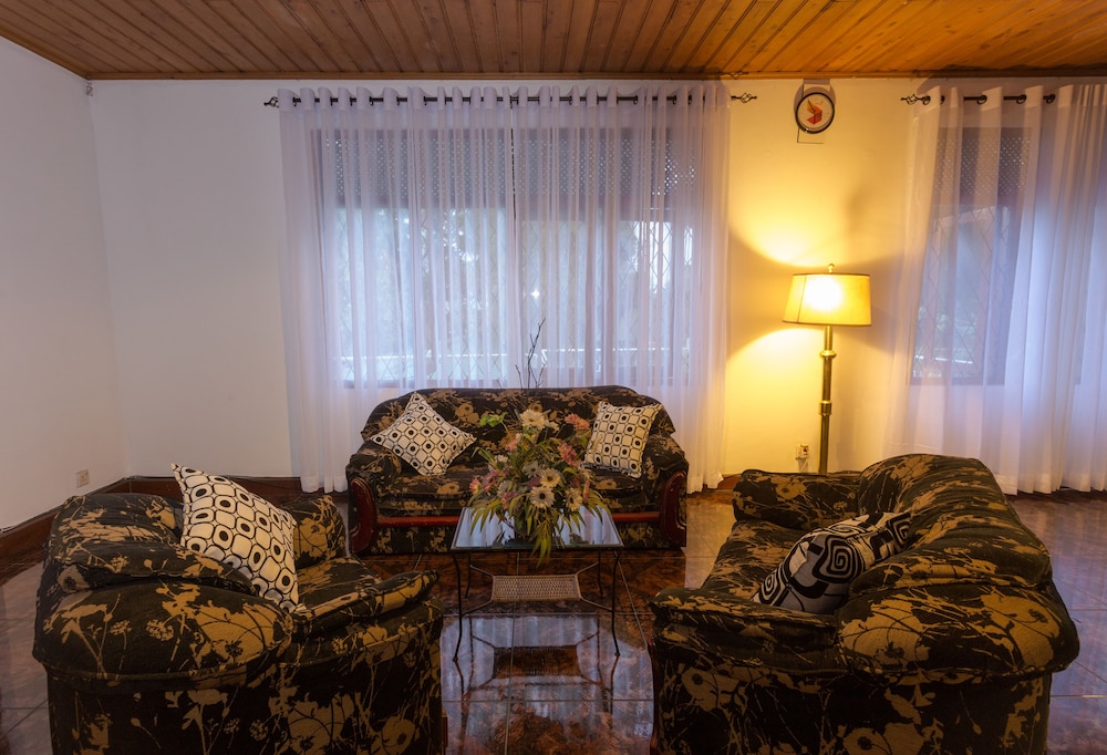 Tamarind Tree Inn 21/47