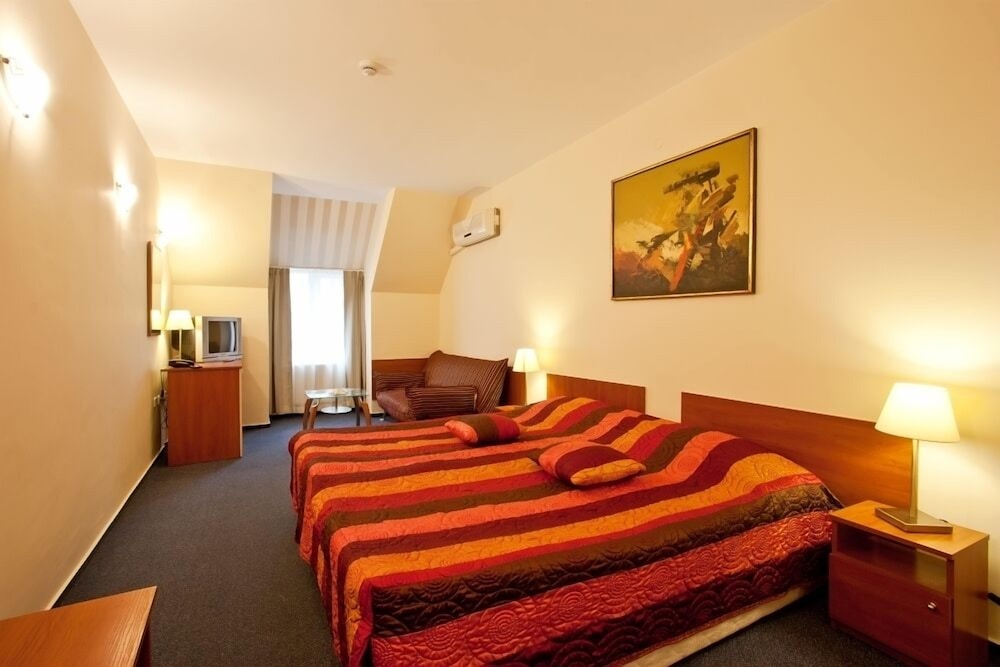 Hotel Cheap 16/34