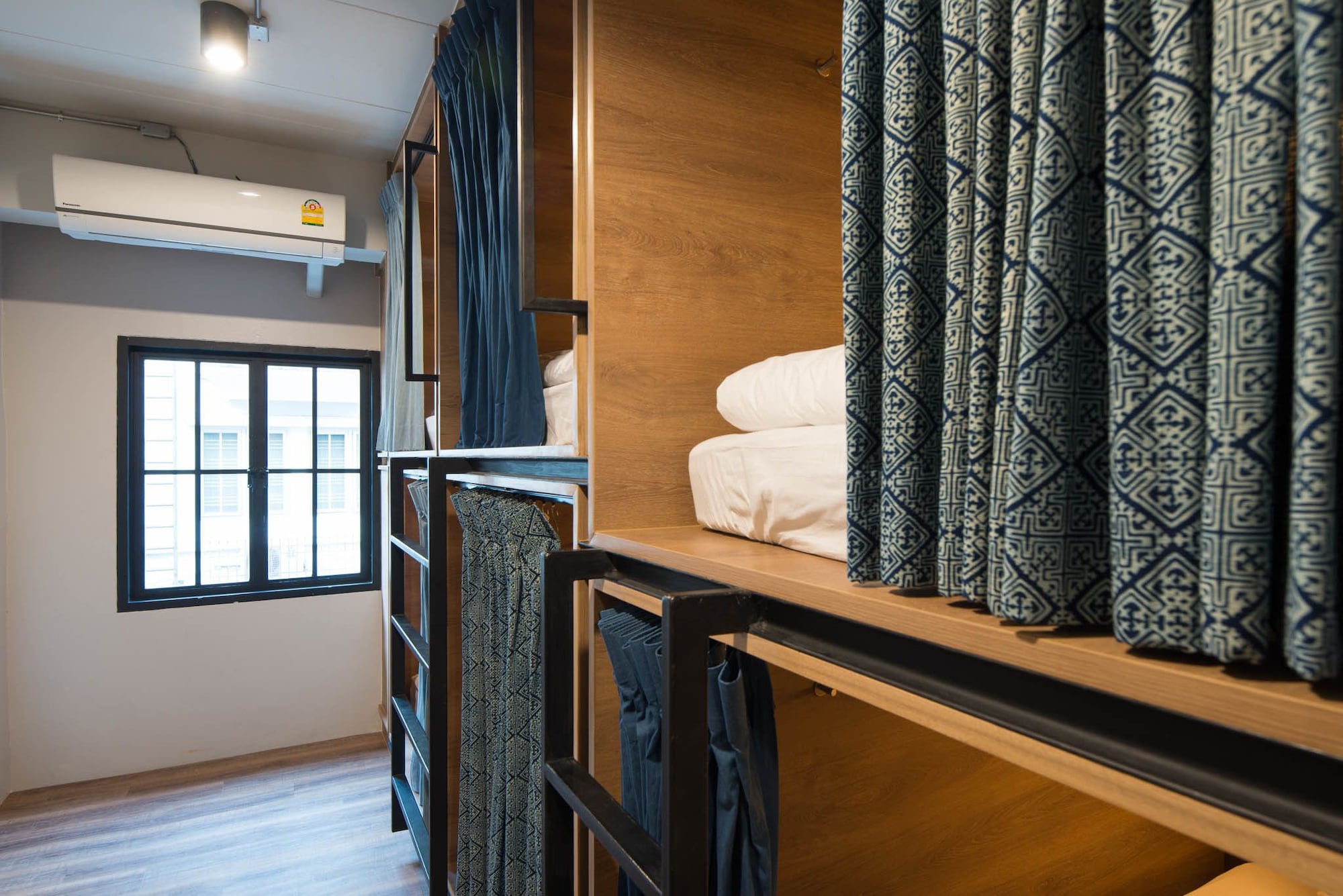 Mixed Dorm, 10 Beds, Shared Bathroom