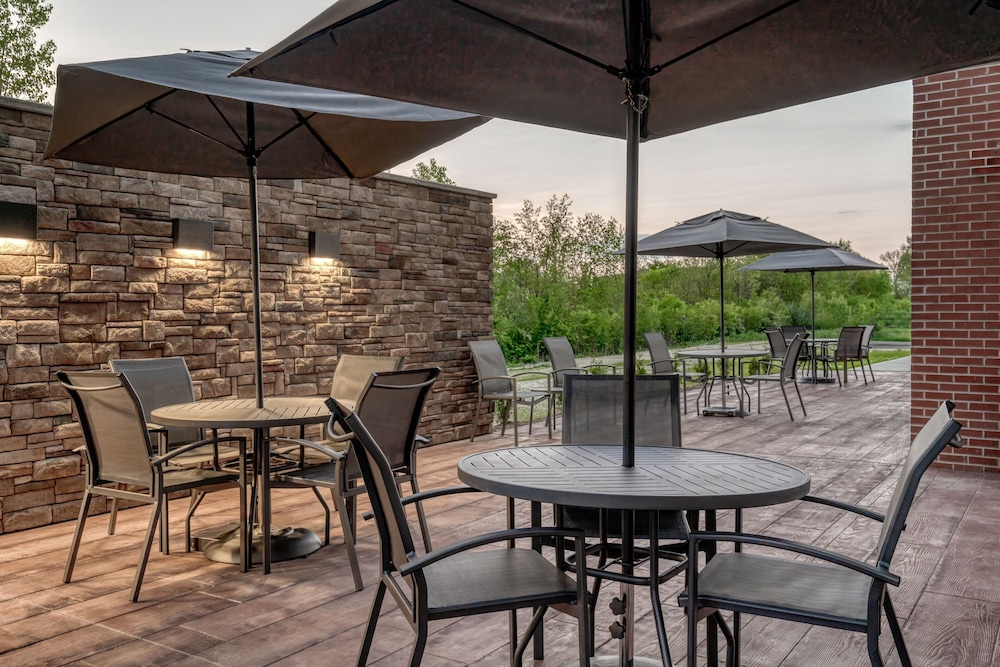 Fairfield Inn & Suites Whitestown Indianapolis NW 16/22
