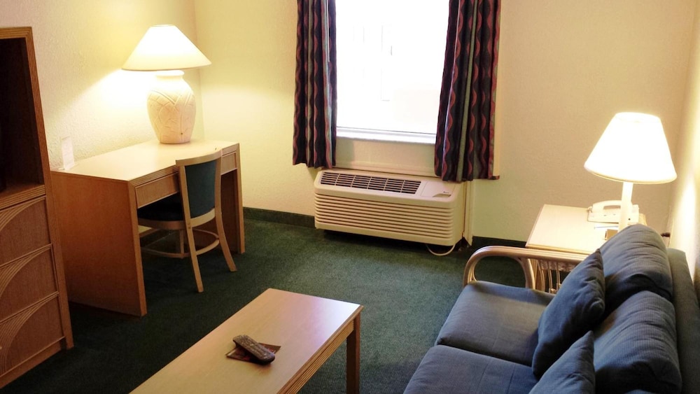 Cocoa Beach Suites 25/33