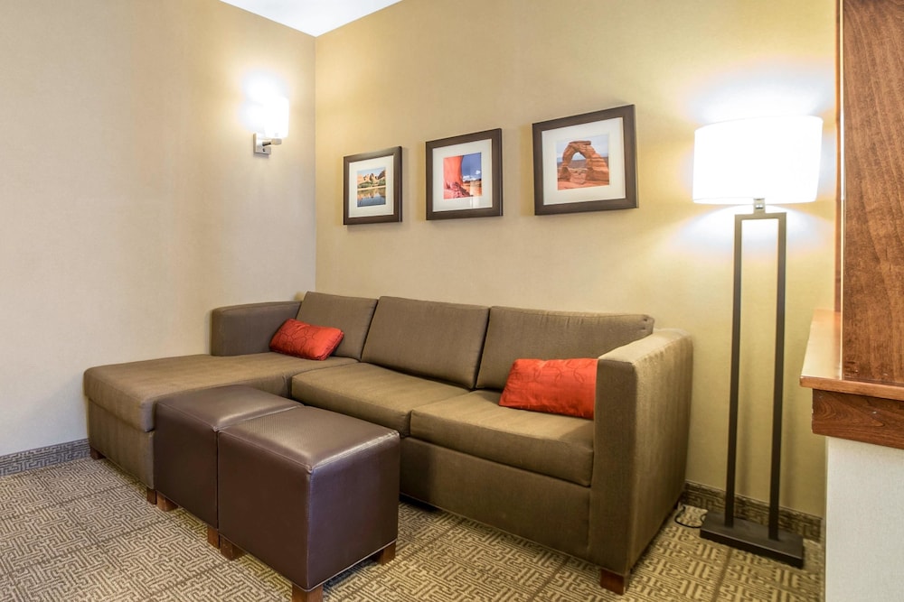 Comfort Suites Moab Near Arches National Park 21/36
