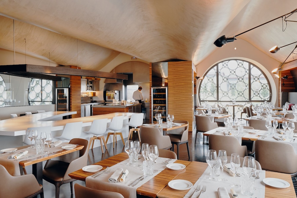 Cava Hotel Mastinell 40/68