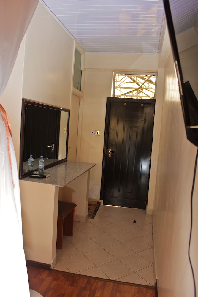 Pearl Palace Hotel 28/36