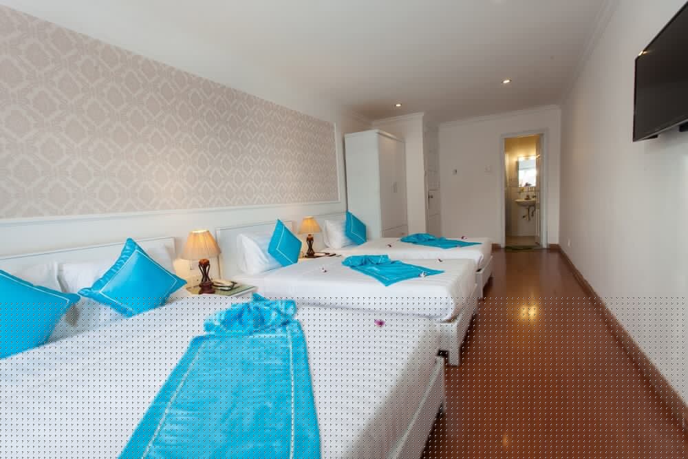 Hanoi Buddy Inn & Travel 4/99