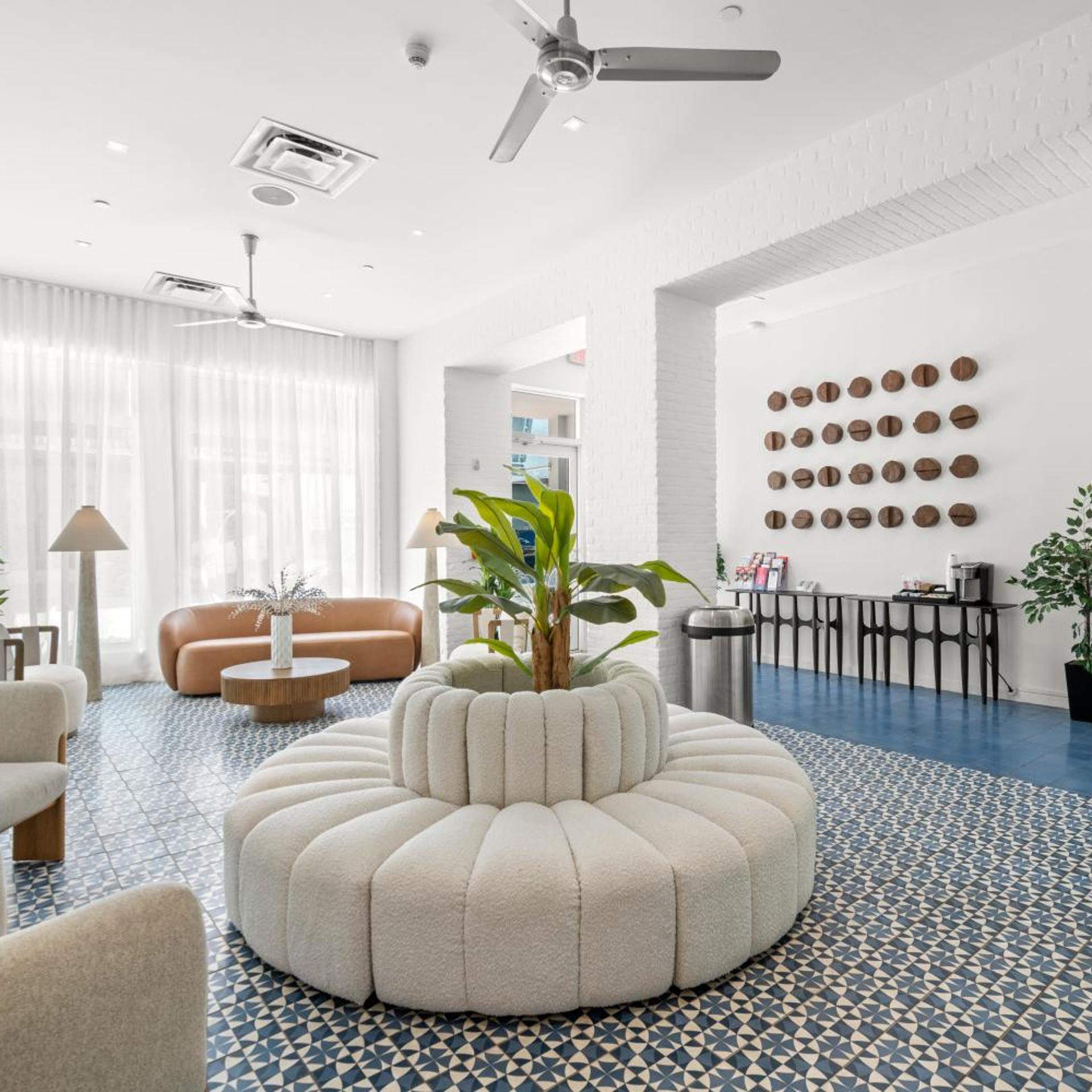 Bluebird Suites at The Apex Miami 31/50