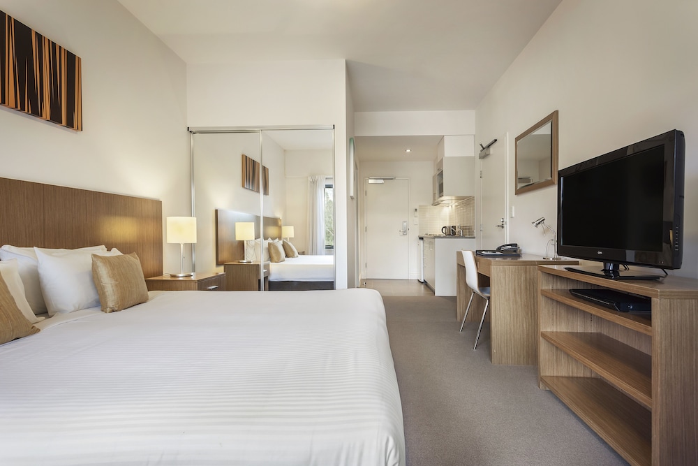 3 Bedrooms, Apartment