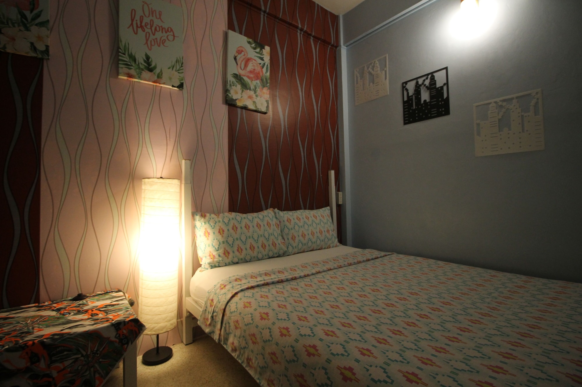BASIC, QUEEN BED, NO WINDOW