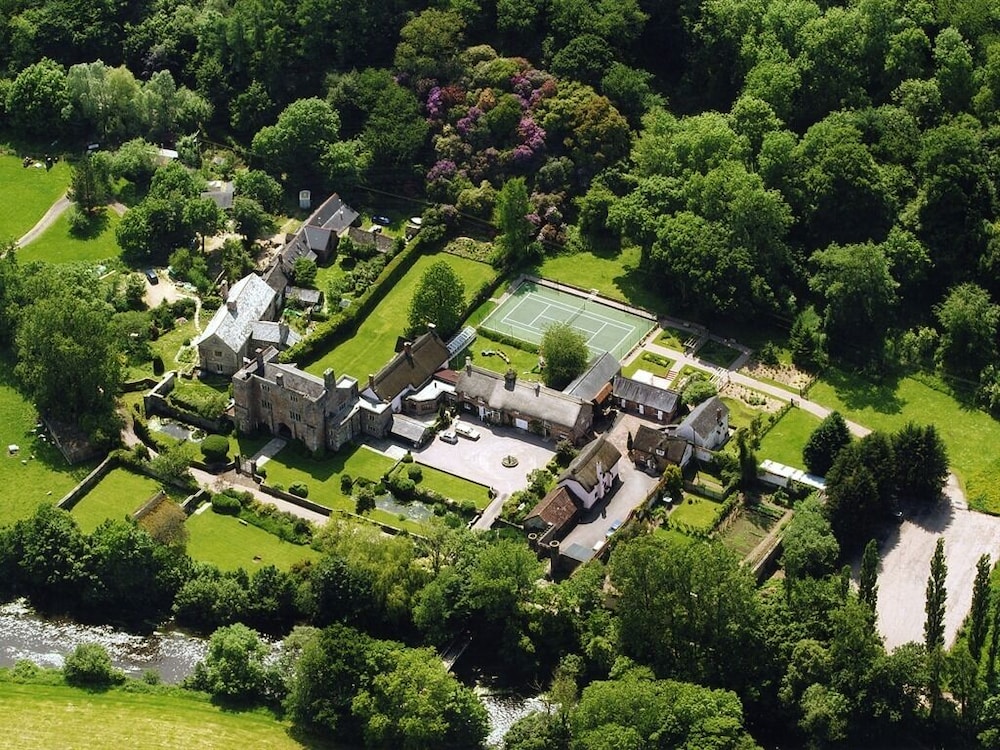 Bickleigh Castle Hotel - Castle 60/64