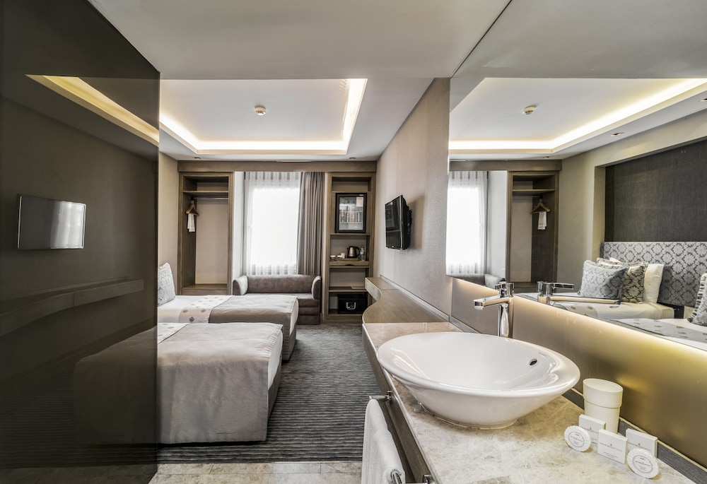 AHC Grand Bazaar Hotel 64/64