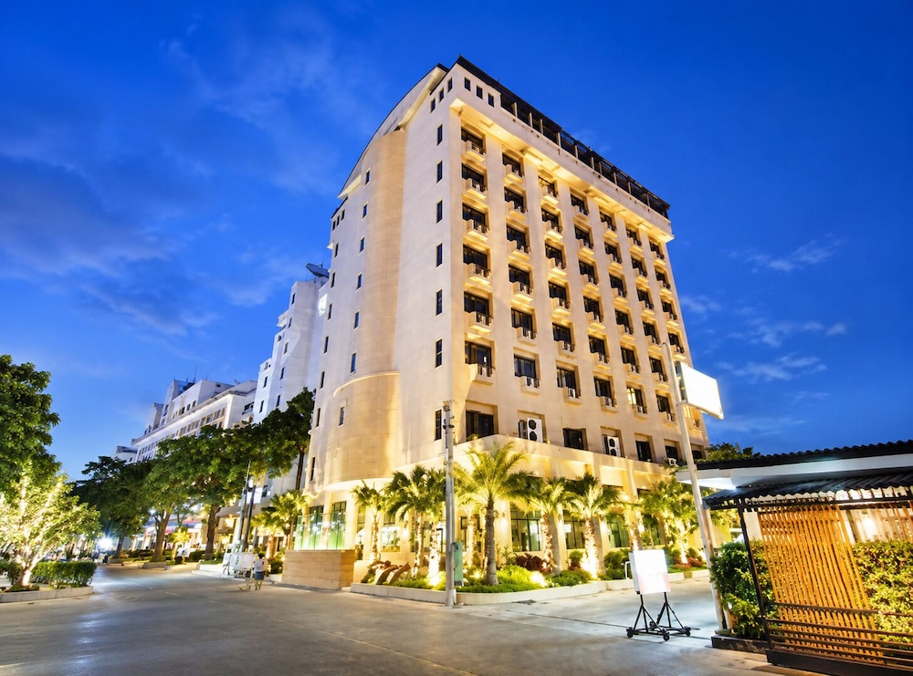 Palazzo Bangkok Hotel 5/55