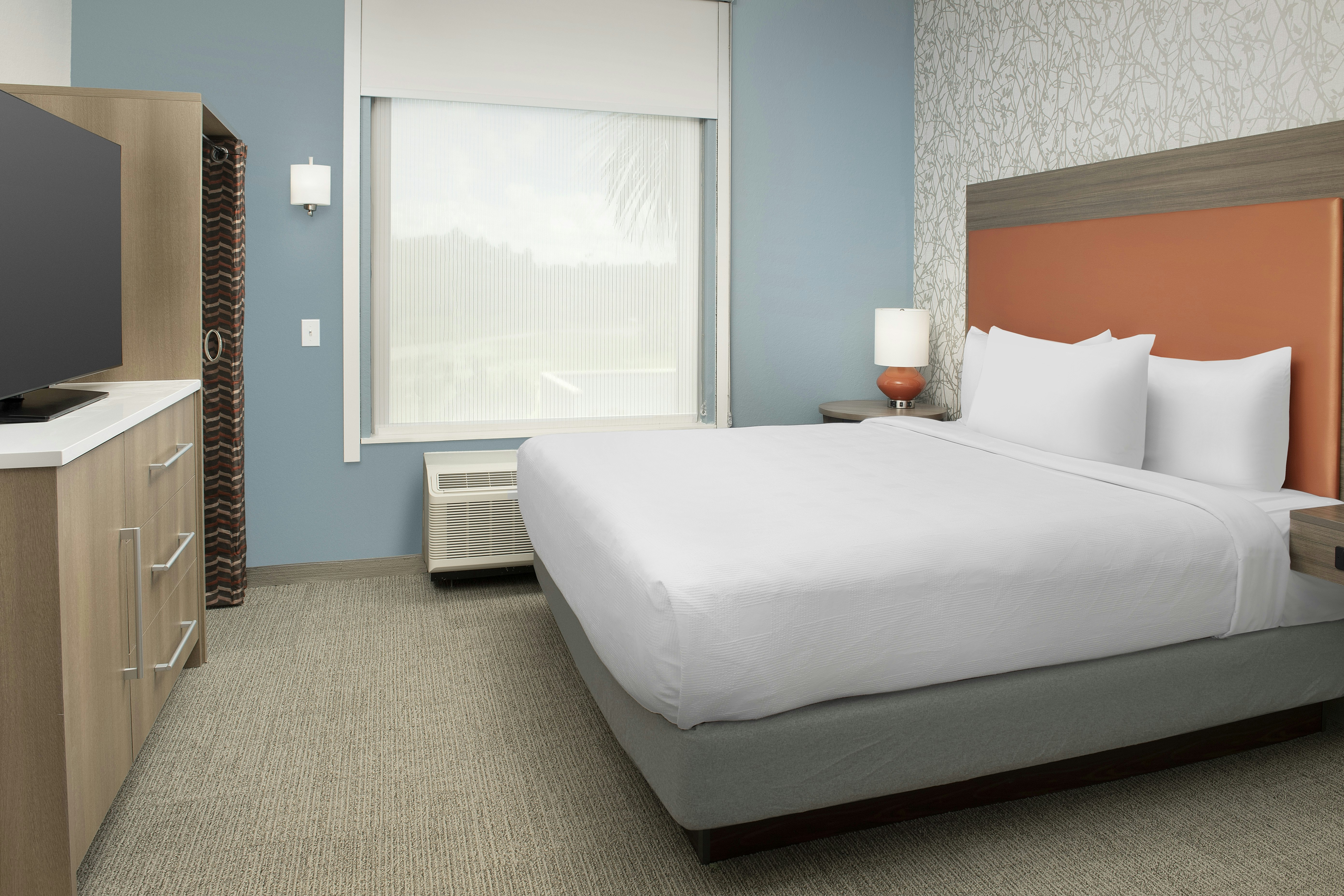 1 BEDROOM, SUITE, KING BED