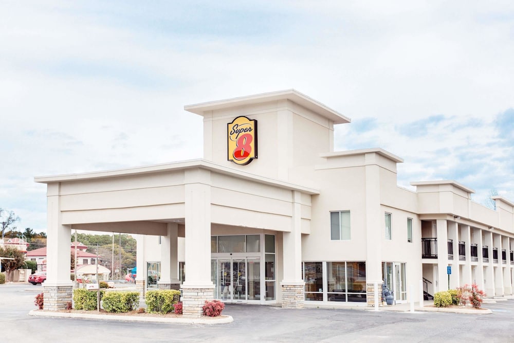 Super 8 by Wyndham Dalton 3/28