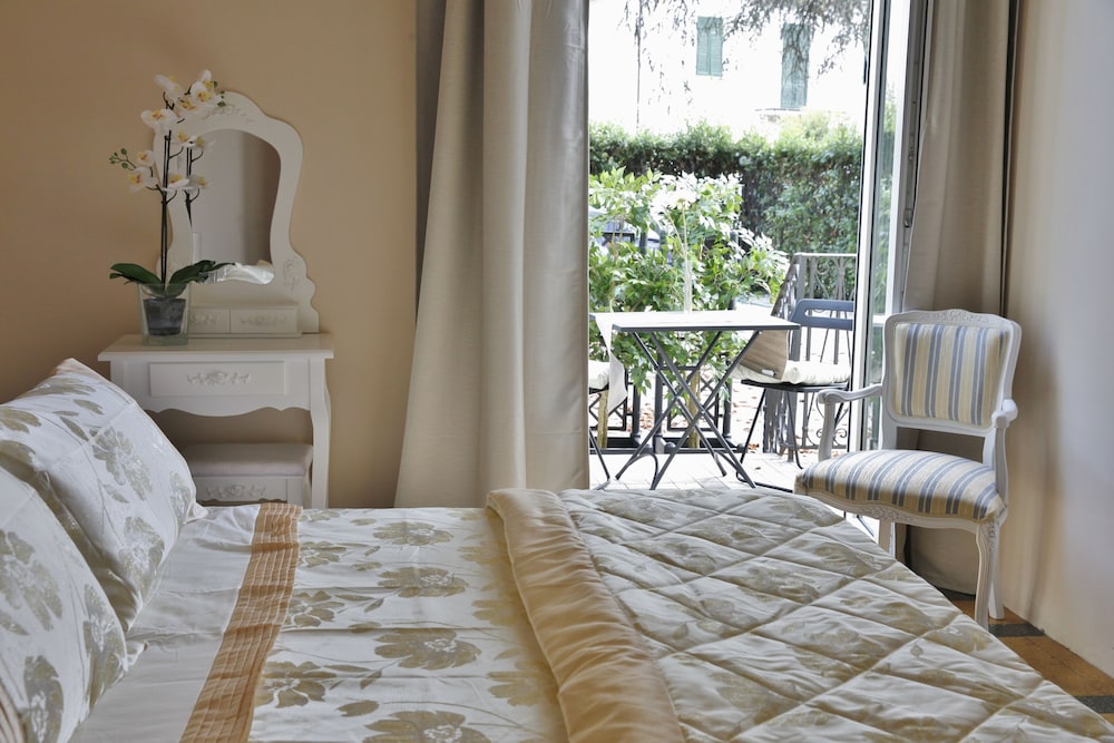 Lucca Relais 31/50