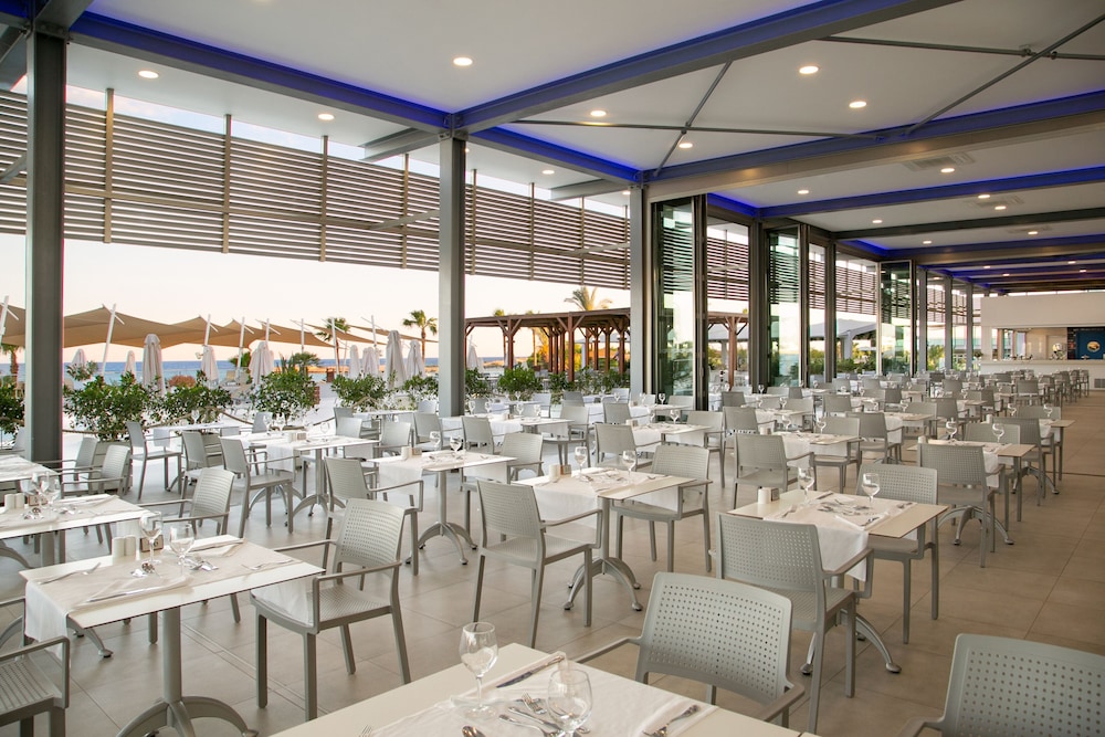 Asterias Beach Hotel 49/62