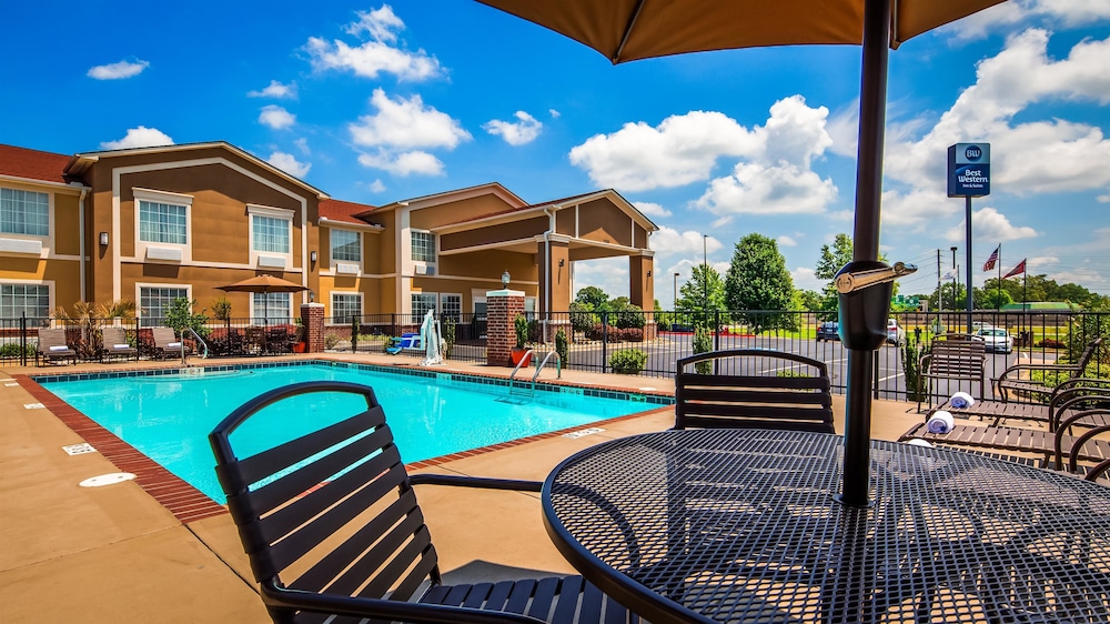 Best Western Sherwood Inn & Suites 3/50