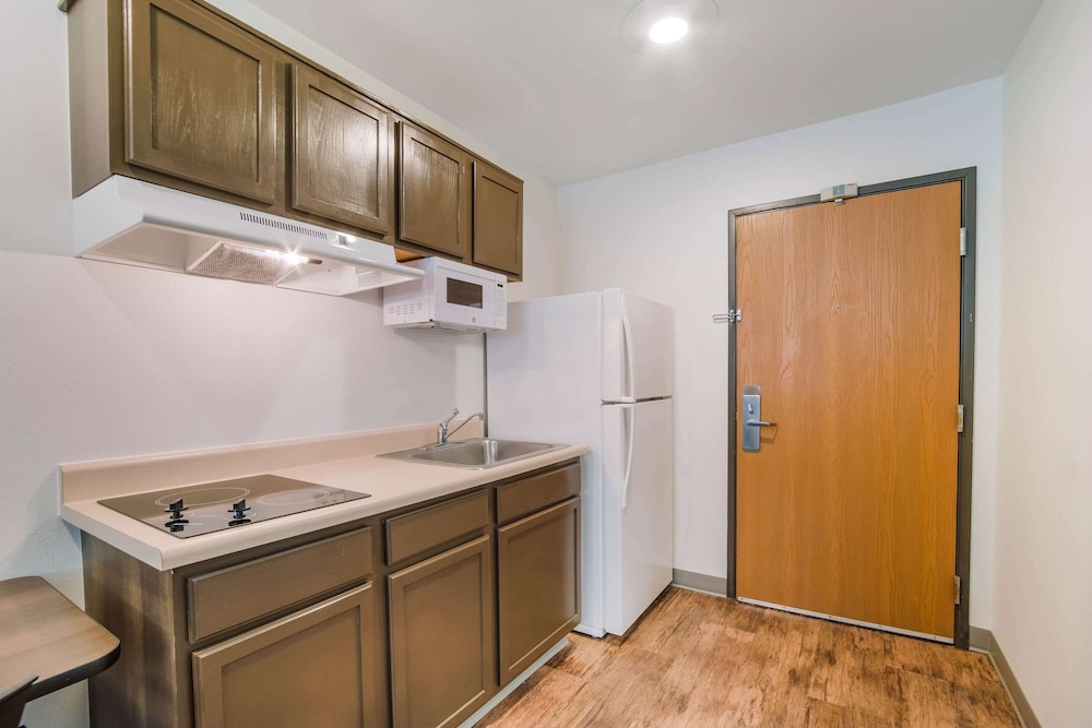 WoodSpring Suites North Charleston Airport I-526 32/32