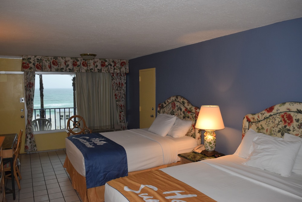 Days Inn By Wyndham Panama City Beach/Ocean Front 25/53