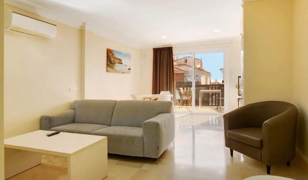 LIVVO Monte Carrera Holiday Homes 7/17
