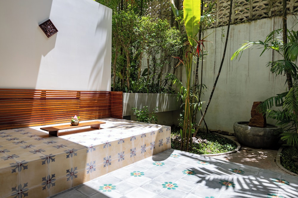LYNNAYA URBAN RIVER RESORT 44/69