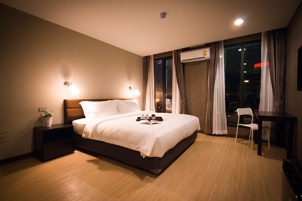 C U Inn Bangkok 8/25