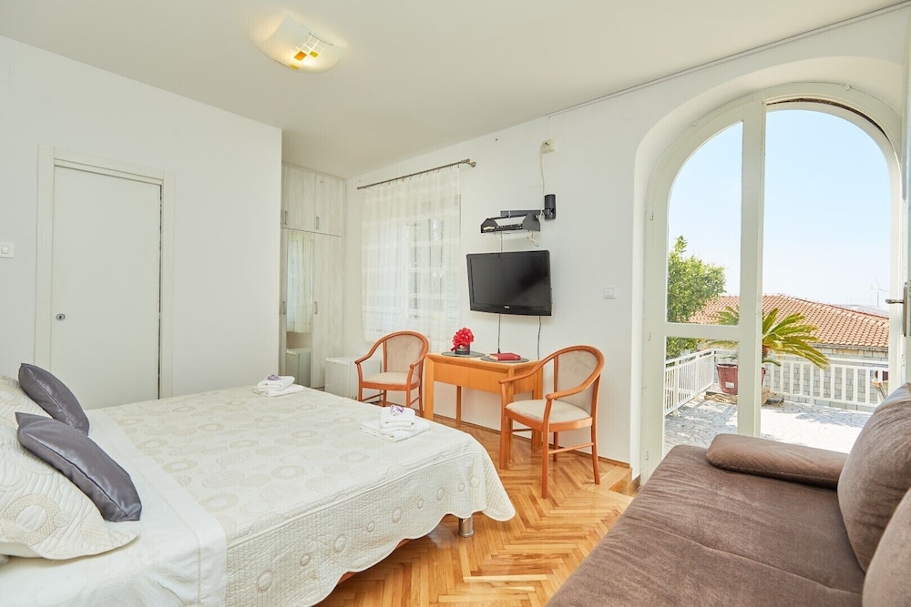 Villa Kate Dadic 34/74