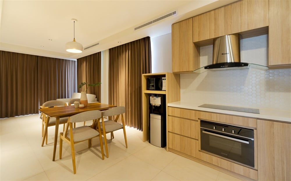 Aviary Bintaro 42/49
