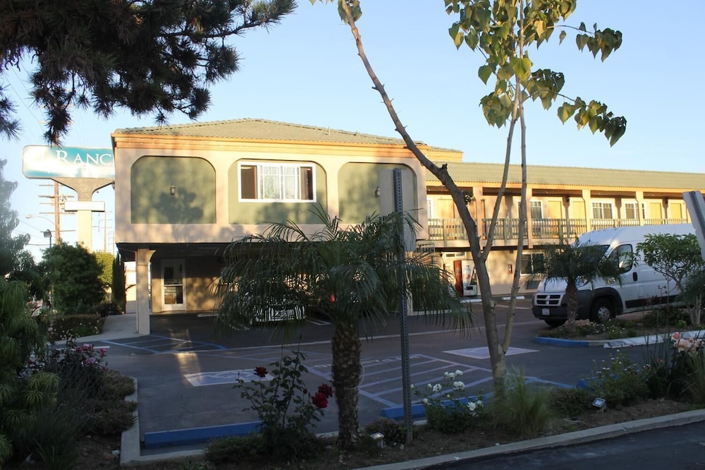 El Rancho Inn 15/36