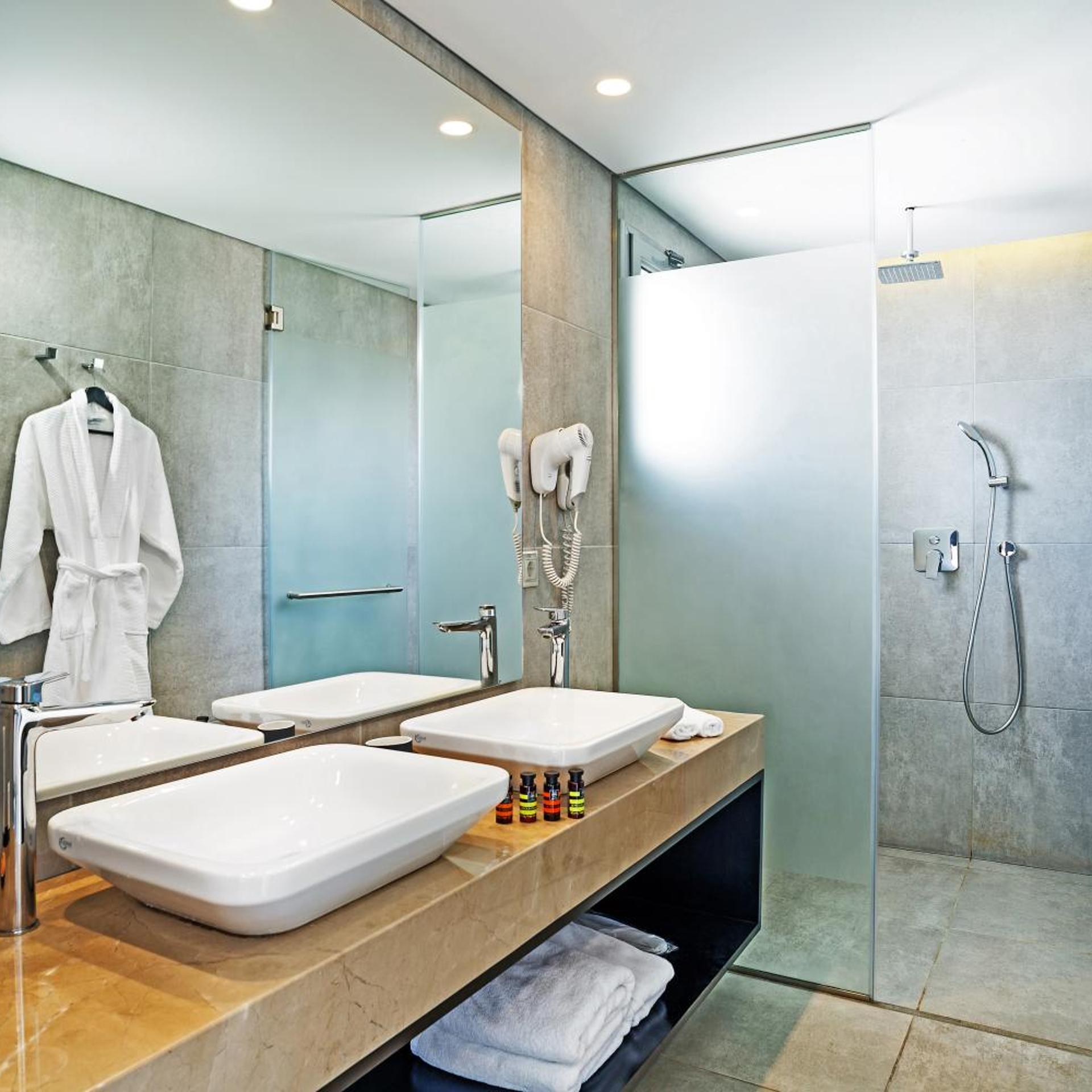 غرفة ديلوكس بسرير مزدوج بشرفة، Lozenge Hotel 9/10