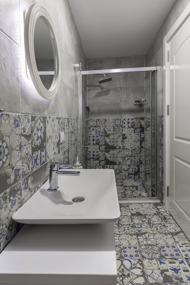 Troas Ada Hotel 20/22