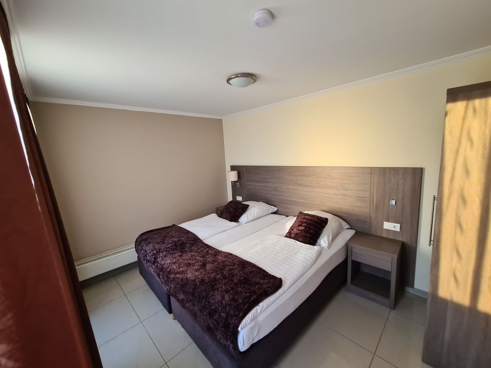 Cara Vita Hotel 11/62
