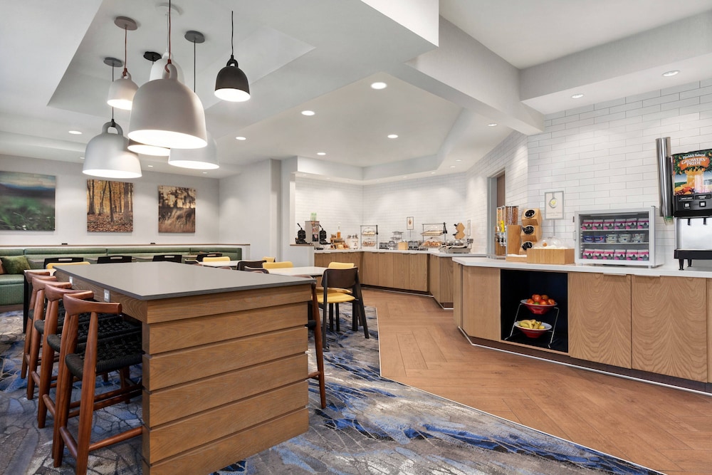 Fairfield Inn by Marriott Visalia Sequoia 5/23