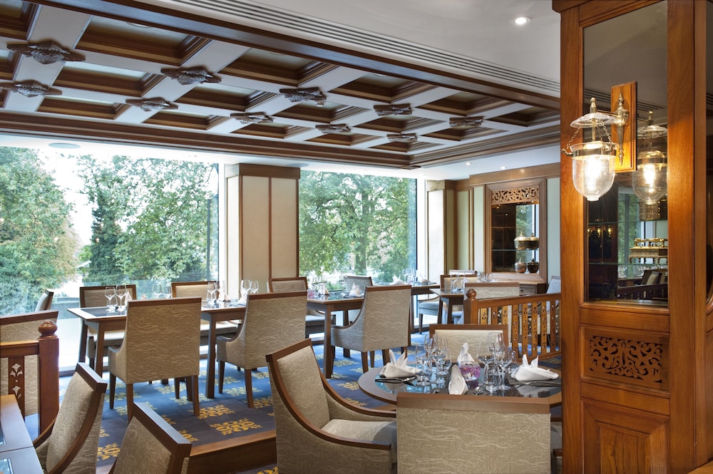 Royal Lancaster London 62/80