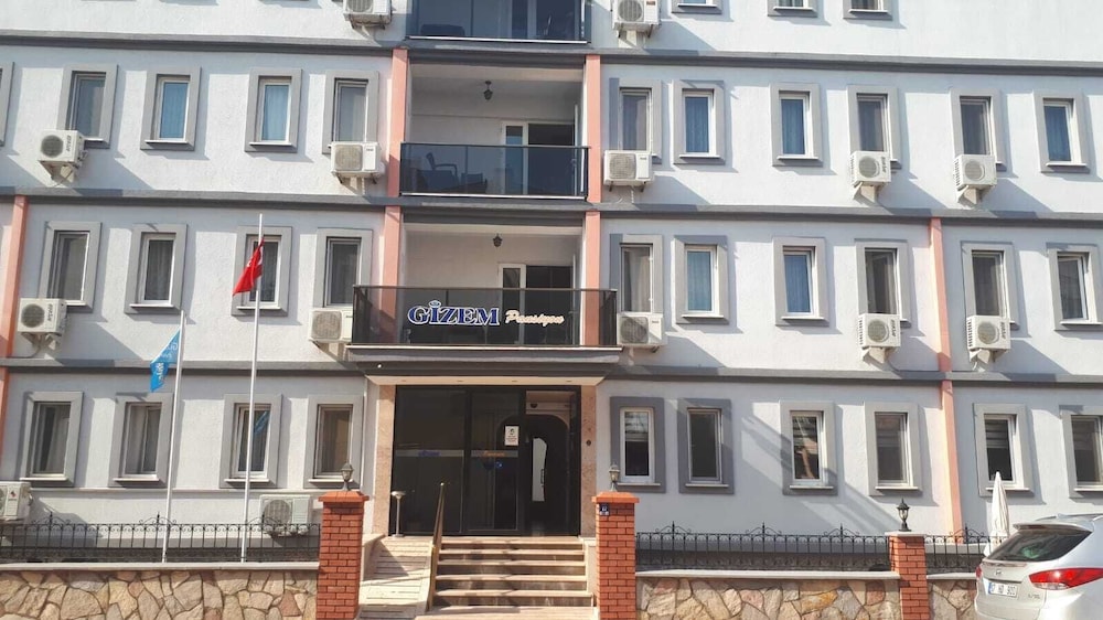 Gizem Pansiyon 3/47