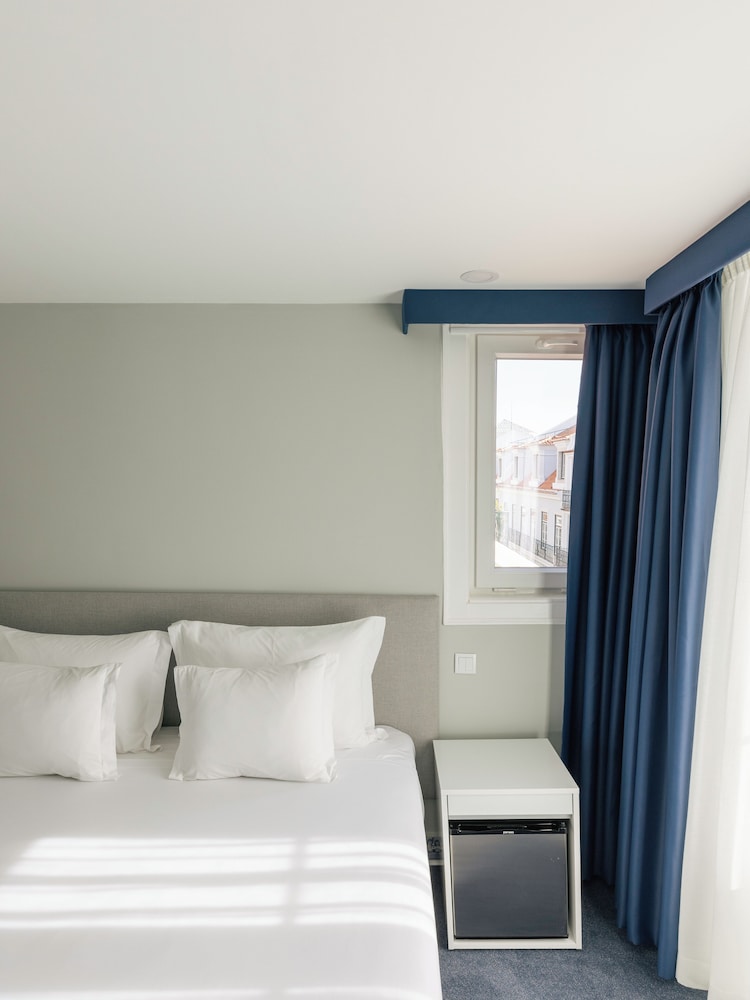 PREMIUM, SUITE, CITY VIEW, BALCONY