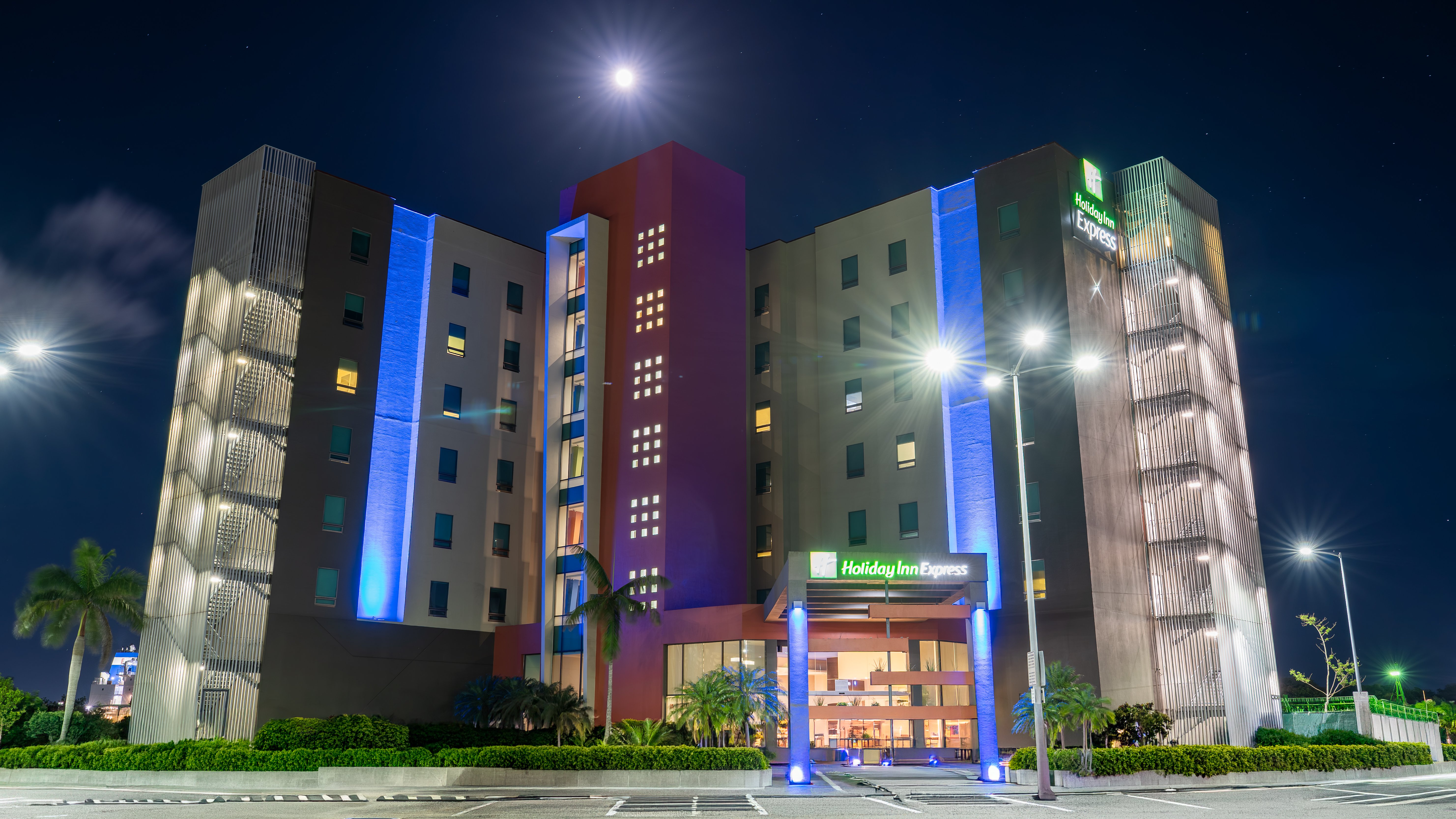 Holiday Inn Express Tuxpan 12/78