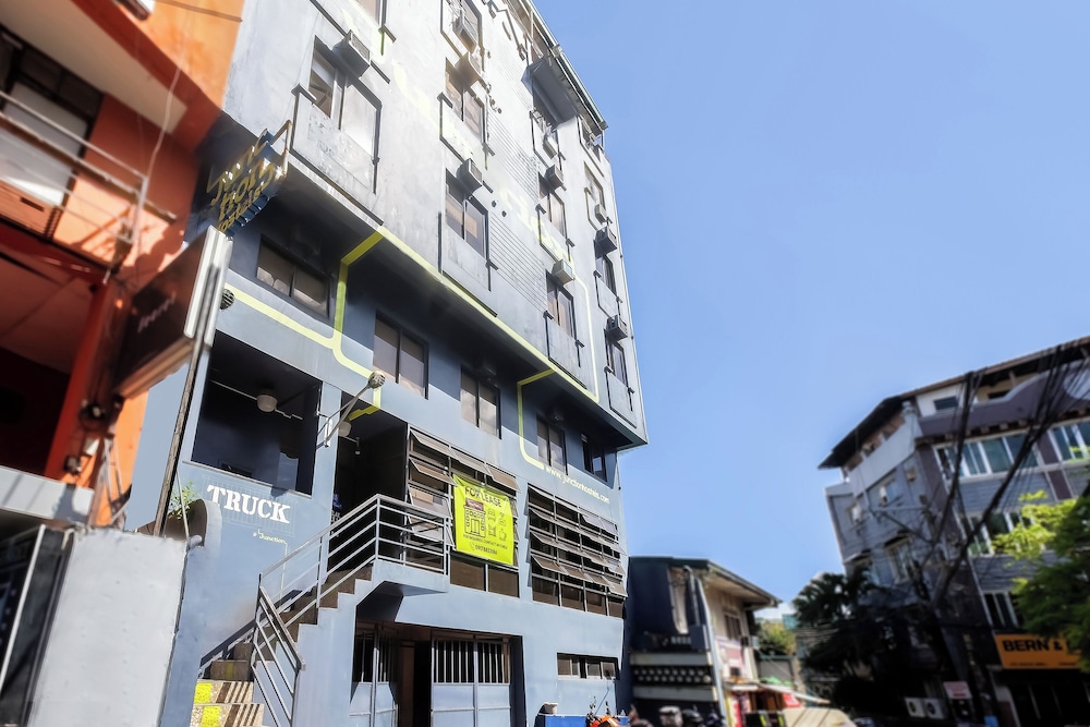 Junction Hostels 5/50