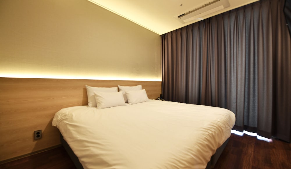 Ocean Soleview Hotel 25/57