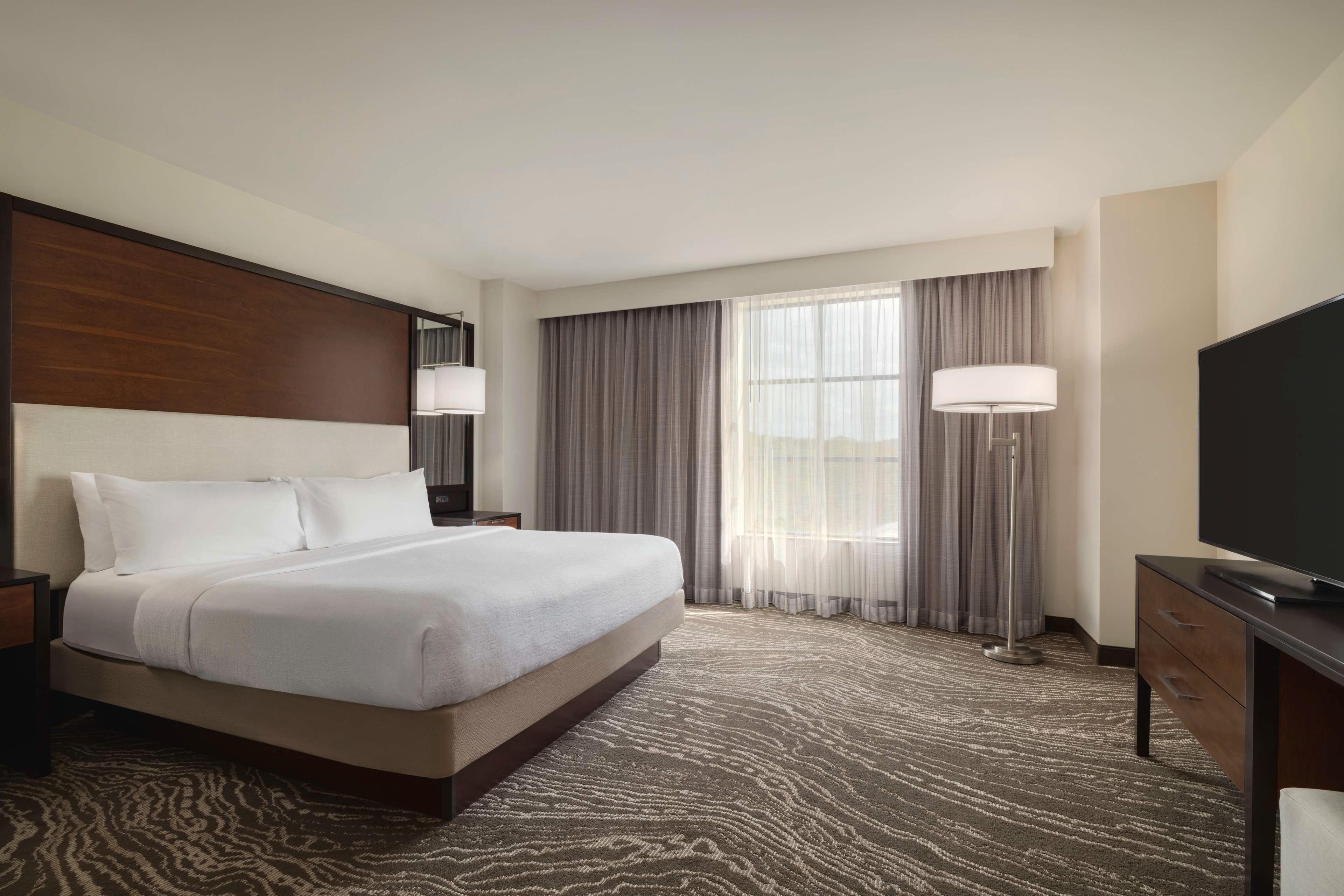 2 ROOMS, HOSPITALITY, SUITE, KING BED