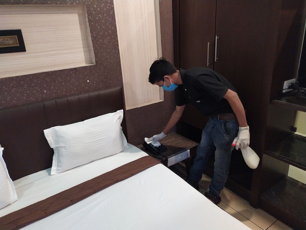Hotel Abi Krishna 20/40